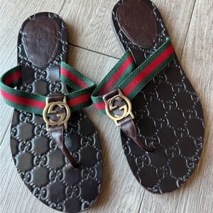 Gucci Dark Brown Sandals with Signature Green and Red Straps Authentic.